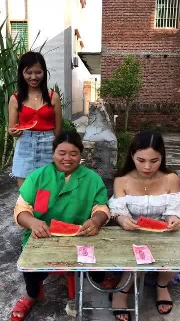 吃瓜比赛搞笑视频合集,笑料十足，欢乐无限