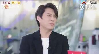 娱乐吃瓜姐靳东,娱乐圈的“吃瓜姐”如何成为实力派演员